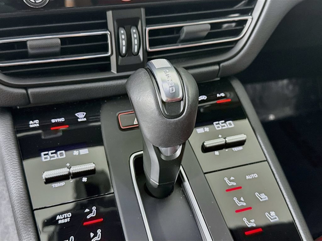 Certified 2026 Porsche Macan AWD/4WD image 18