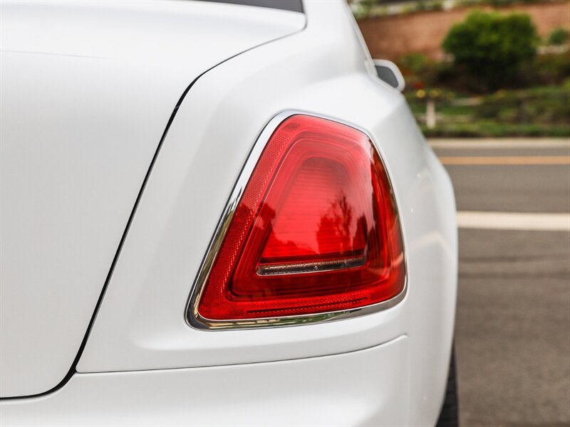 Used 2012 Rolls-Royce Ghost RWD image 16