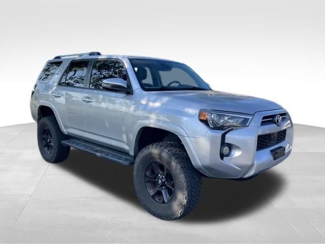 Used 2020 Toyota 4Runner SR5 Premium AWD/4WD image 3