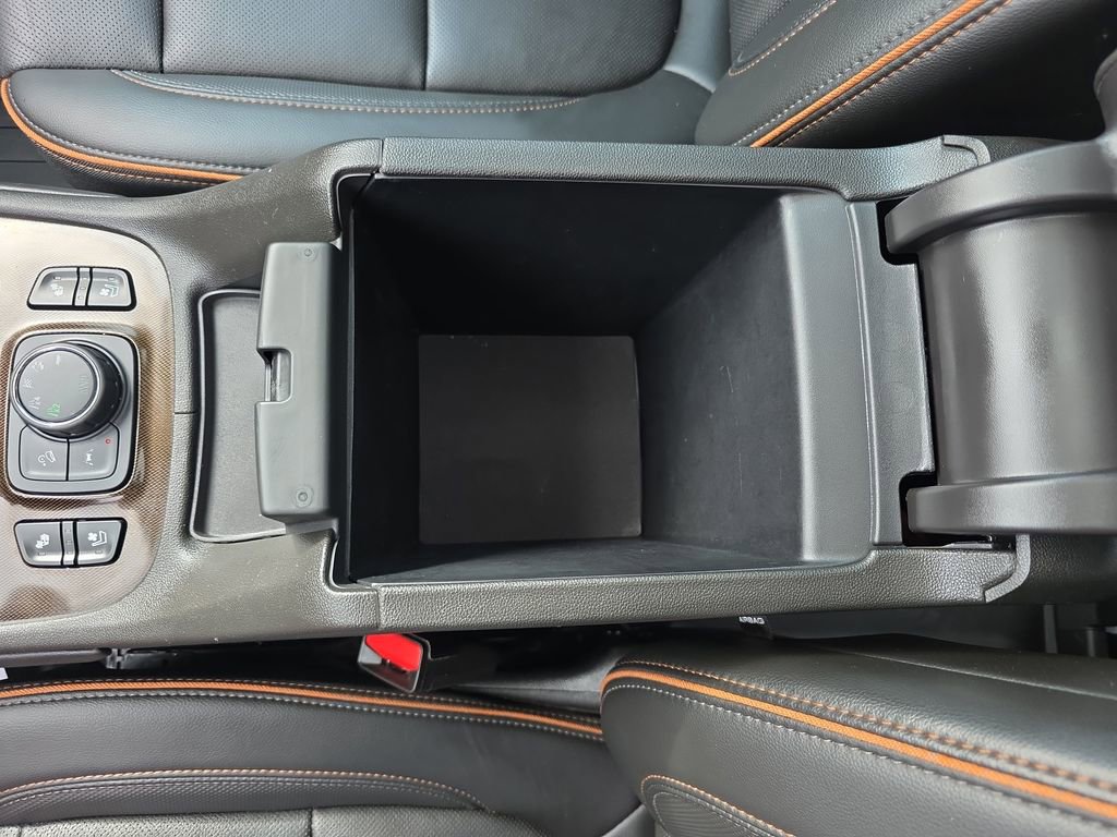 Used 2023 GMC Acadia AT4 w/ Technology Package image 27