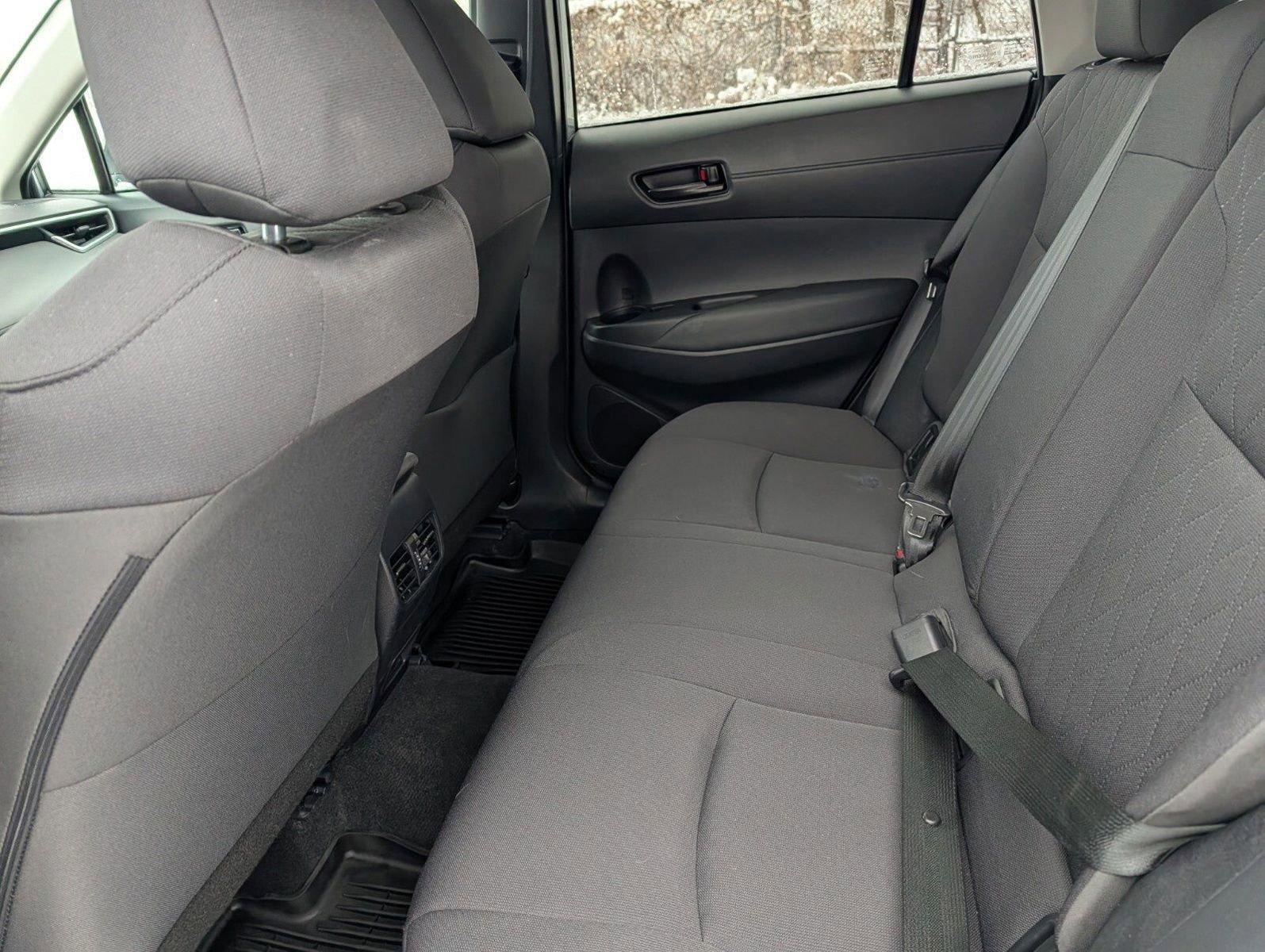 Used 2025 Toyota Corolla Cross LE image 16