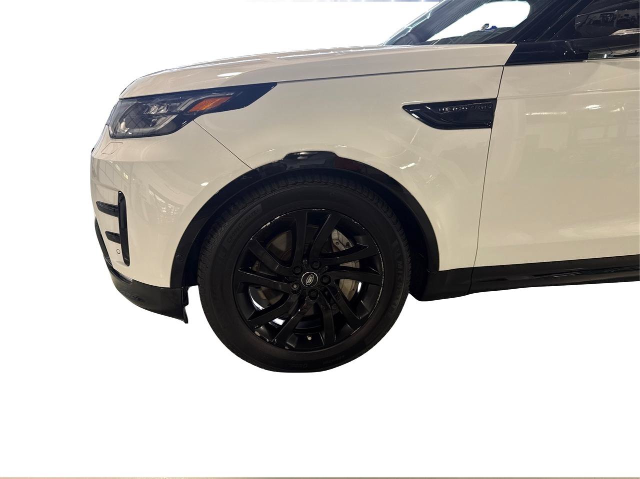 Used 2020 Land Rover Discovery Landmark AWD/4WD image 29