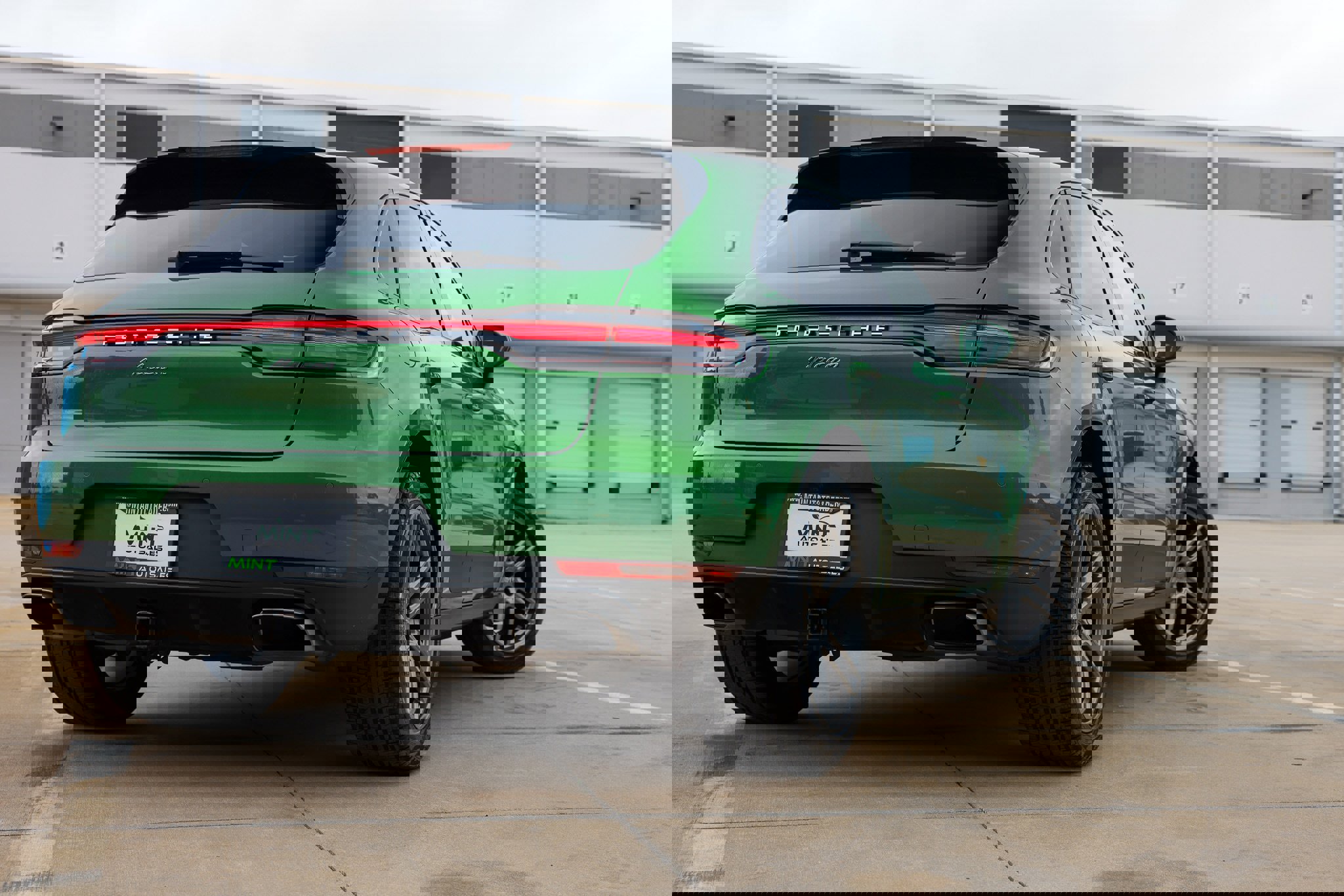 Used 2020 Porsche Macan image 41