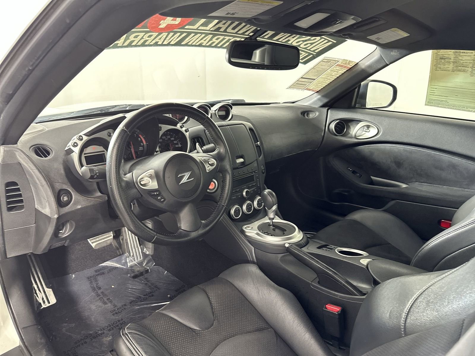 Used 2009 Nissan 370Z Touring RWD image 23
