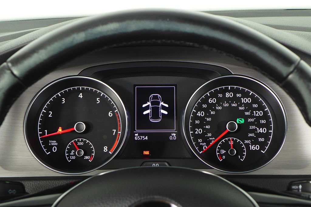 Used 2017 Volkswagen Golf S image 28