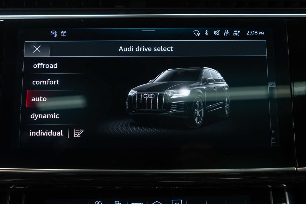 Used 2023 Audi Q7 3.0T Premium w/ Convenience Package AWD/4WD image 26