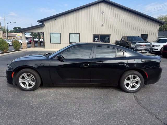 Used 2022 Dodge Charger SXT RWD image 2
