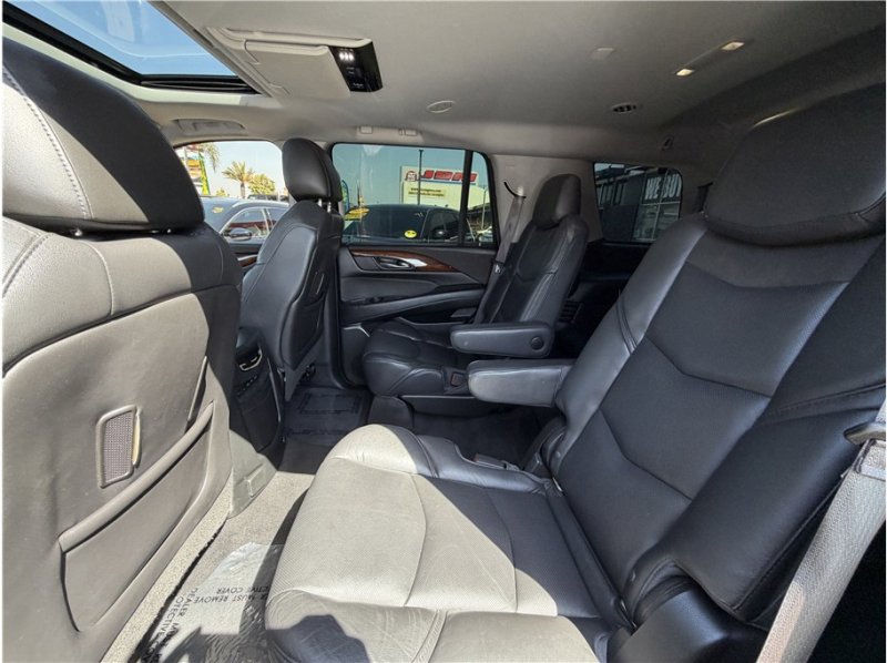 Used 2017 Cadillac Escalade Premium Luxury RWD image 22