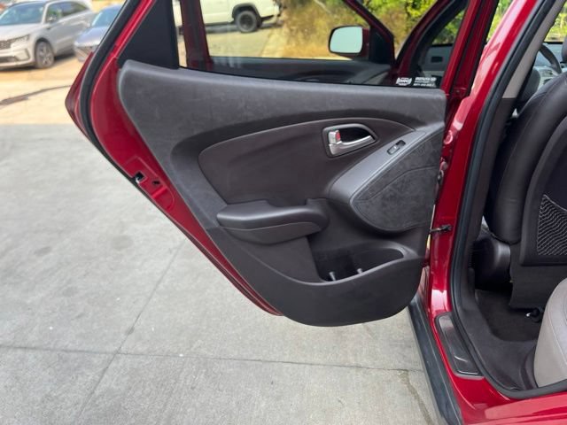 Used 2013 Hyundai Tucson Limited w/ Premium Pkg FWD image 12
