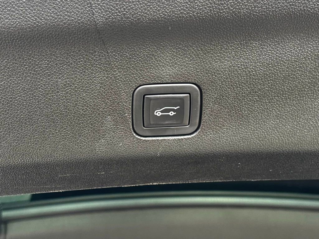 Used 2024 Cadillac Escalade ESV Sport Platinum w/ Heavy-Duty Trailer Package image 36