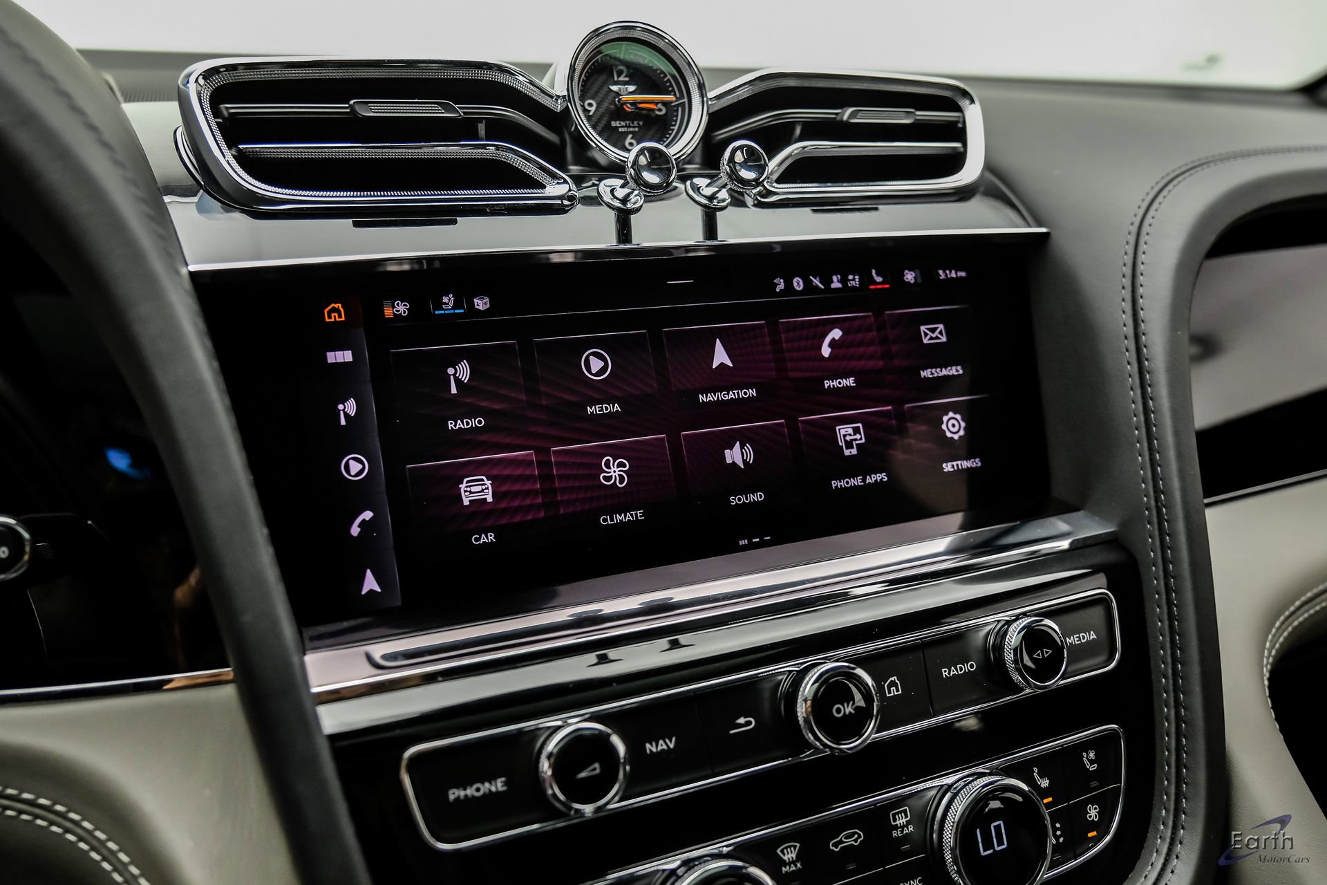 Used 2022 Bentley Bentayga AWD/4WD image 77