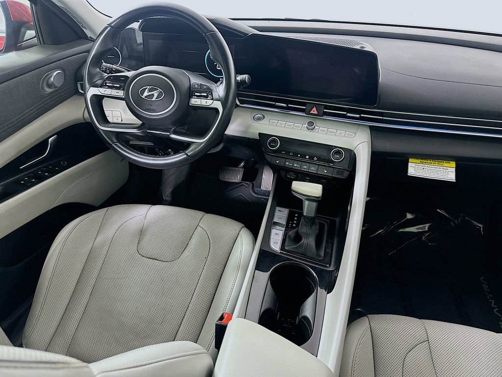 Used 2022 Hyundai Elantra Limited w/ Winter Weather Package FWD image 17