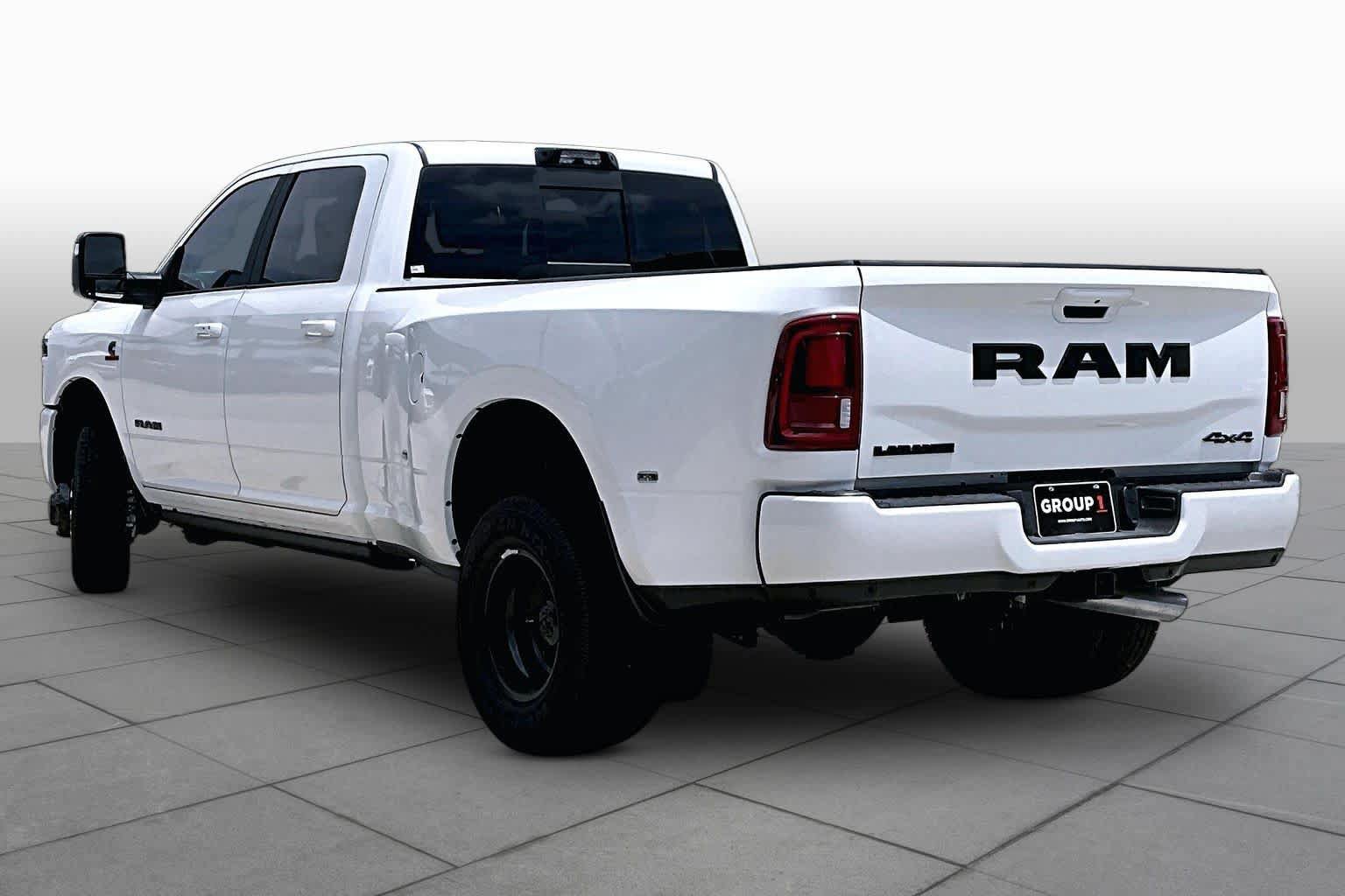 New 2026 RAM 3500 Laramie AWD/4WD image 13