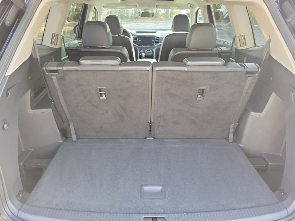 Used 2021 Volkswagen Atlas SEL R-Line image 18