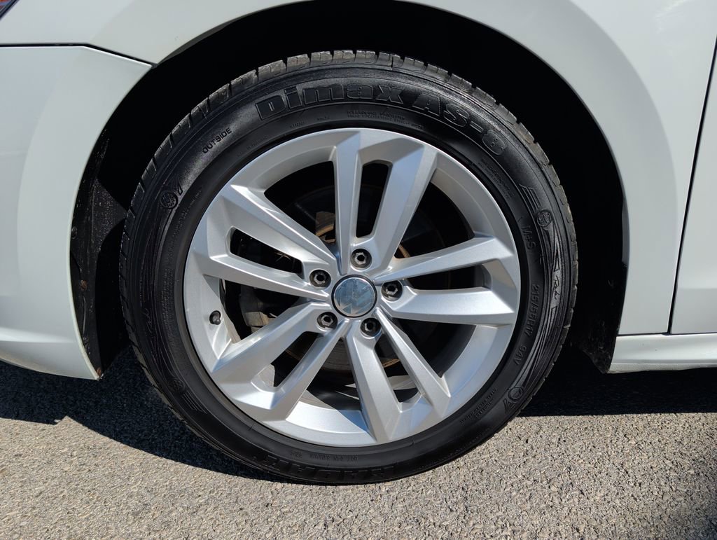 Used 2020 Volkswagen Passat 2.0T SE image 4