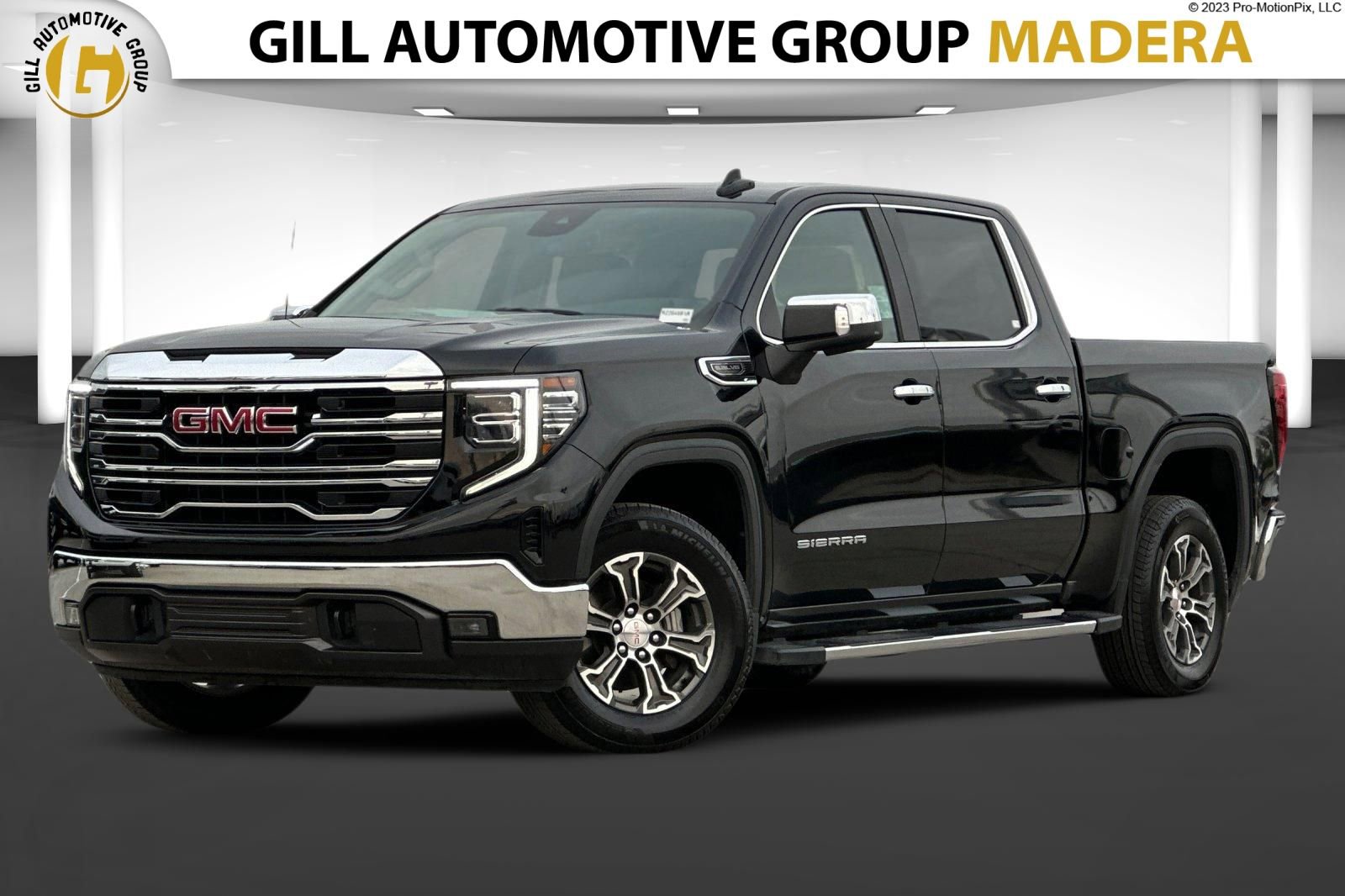 Used 2024 GMC Sierra 1500 SLT image 1