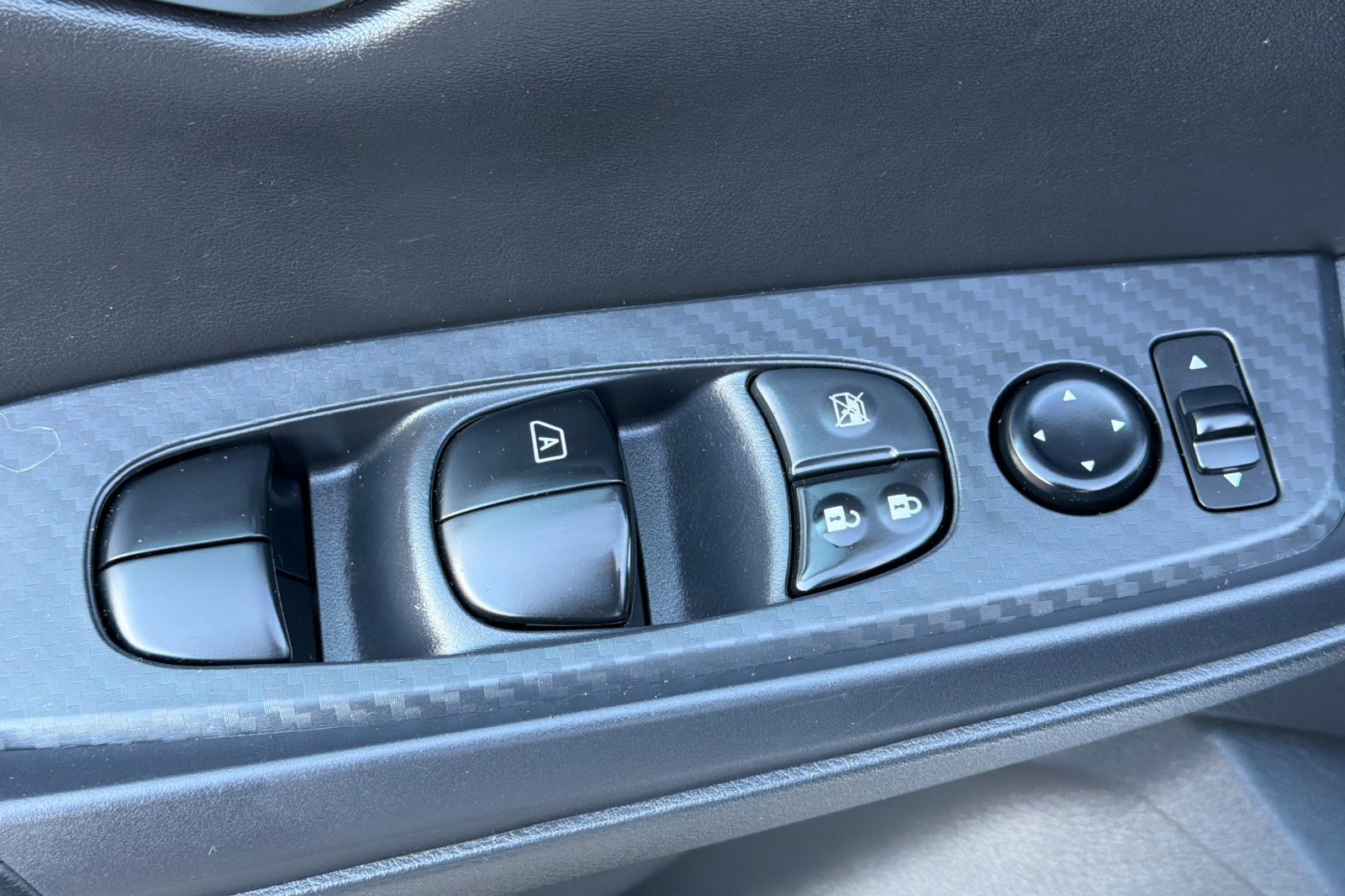 Used 2023 Nissan Sentra SV FWD image 14