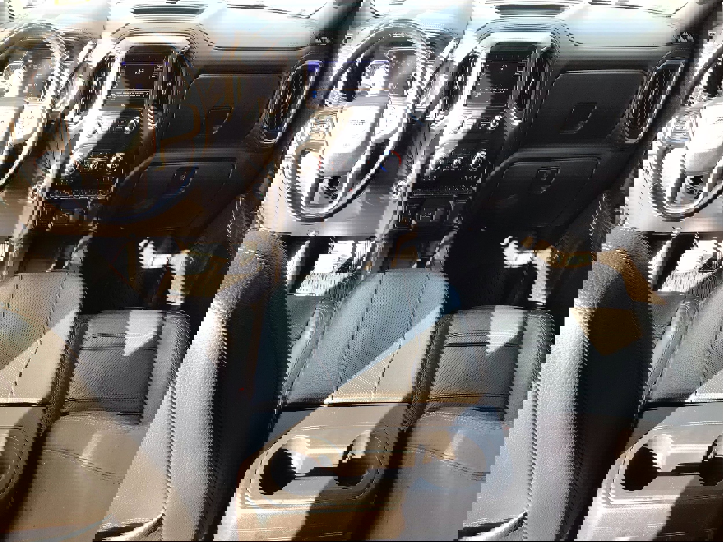 Used 2023 GMC Sierra 3500 Denali w/ Denali Ultimate Package image 17