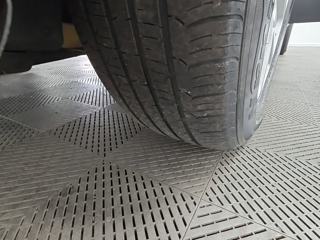 Used 2016 Jeep Cherokee Sport image 39