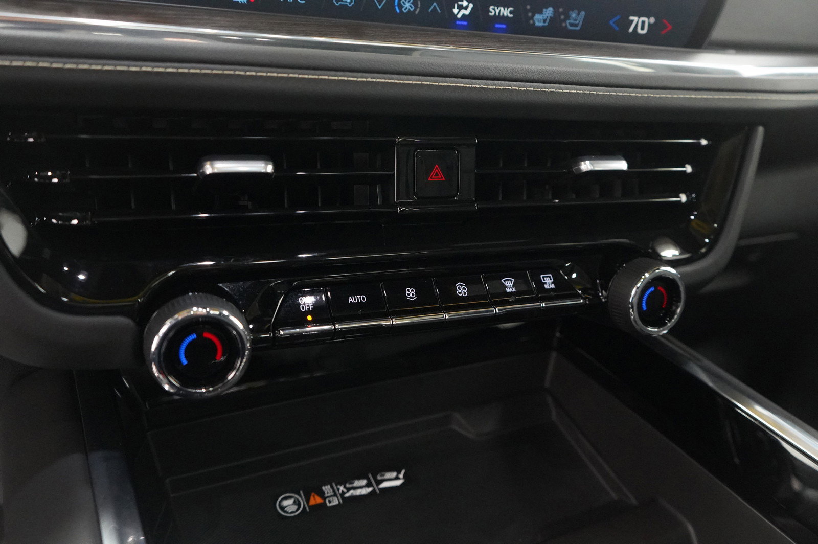 Used 2025 Chevrolet Suburban Premier image 21