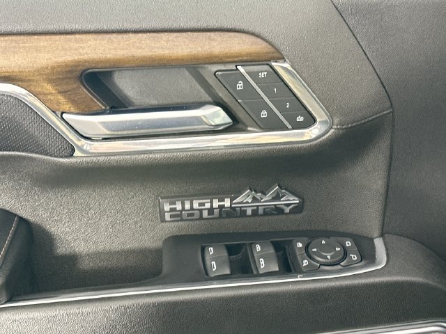 Used 2024 Chevrolet Silverado 1500 High Country w/ High Country Premium Package AWD/4WD image 25