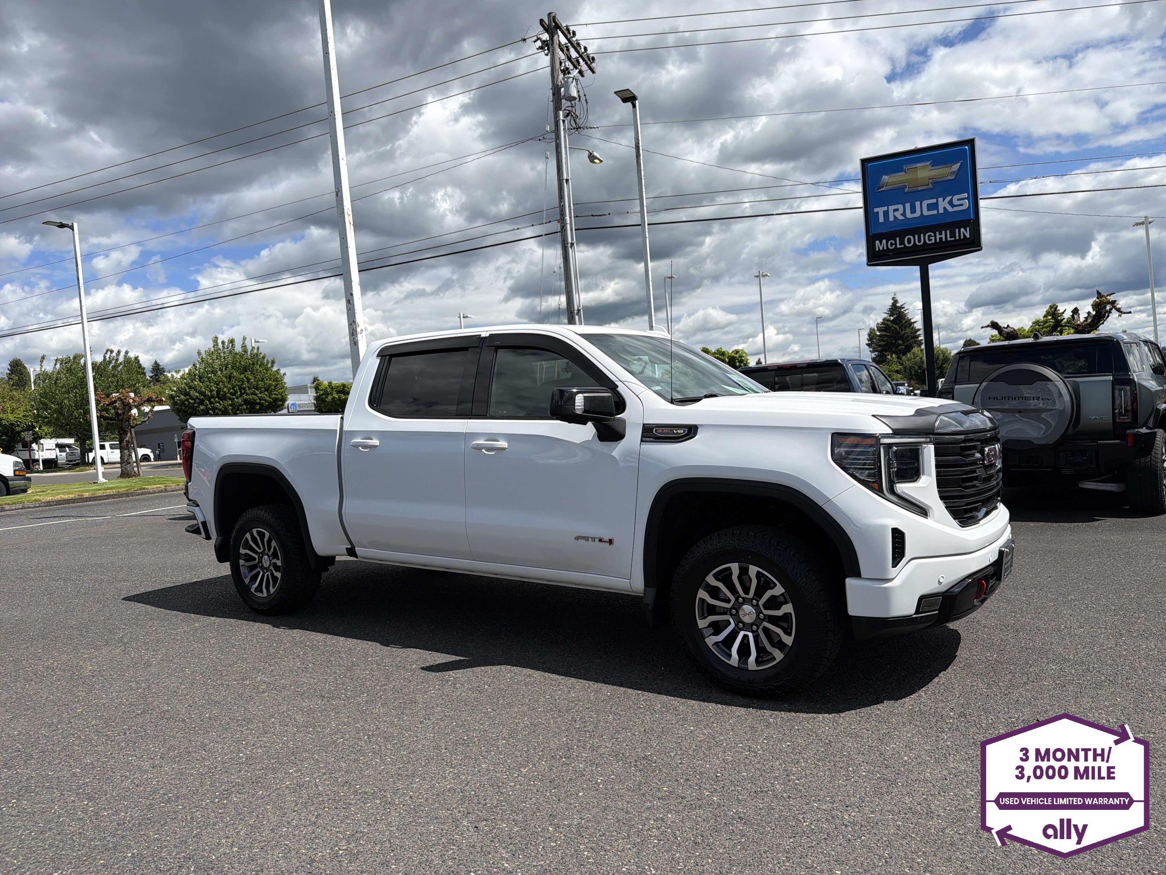 Used 2023 GMC Sierra 1500 AT4 w/ Technology Package AWD/4WD image 6