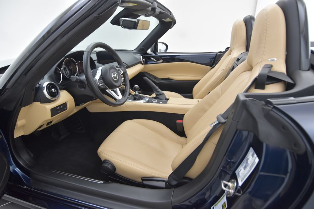 Used 2025 MAZDA MX-5 Miata Grand Touring RWD image 24