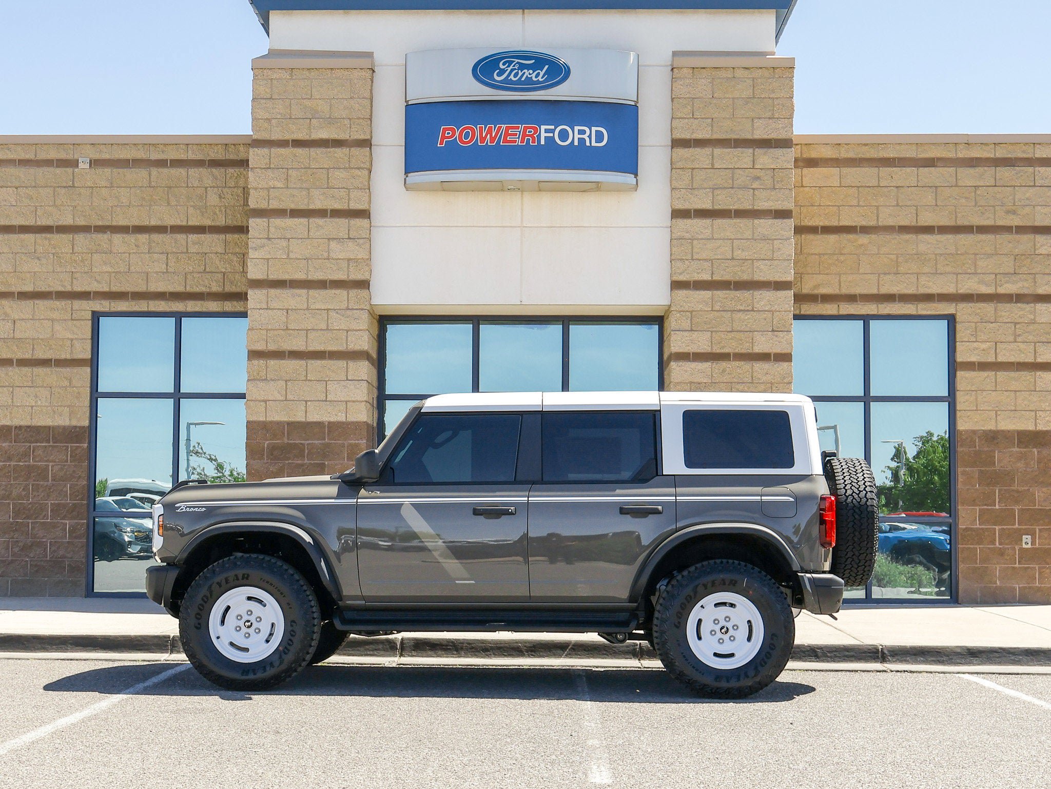 New 2026 Ford Bronco Heritage Edition AWD/4WD image 9