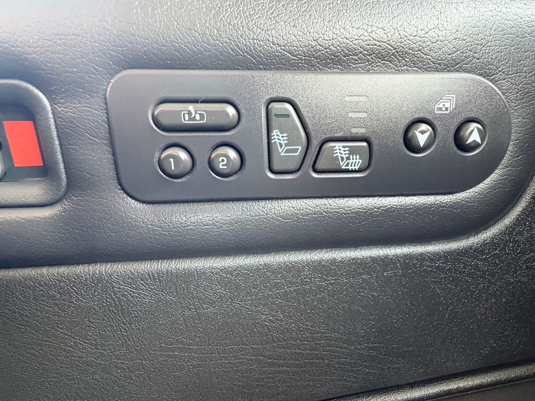 Used 2005 HUMMER H2 w/ Preferred Equipment Group image 33