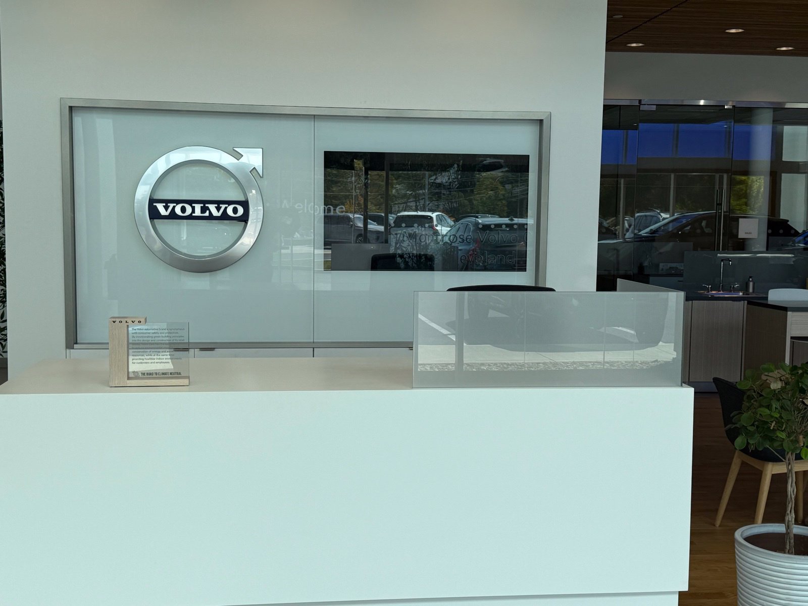 New 2026 Volvo XC90 B6 Plus w/ Protection Package Premier AWD/4WD image 11