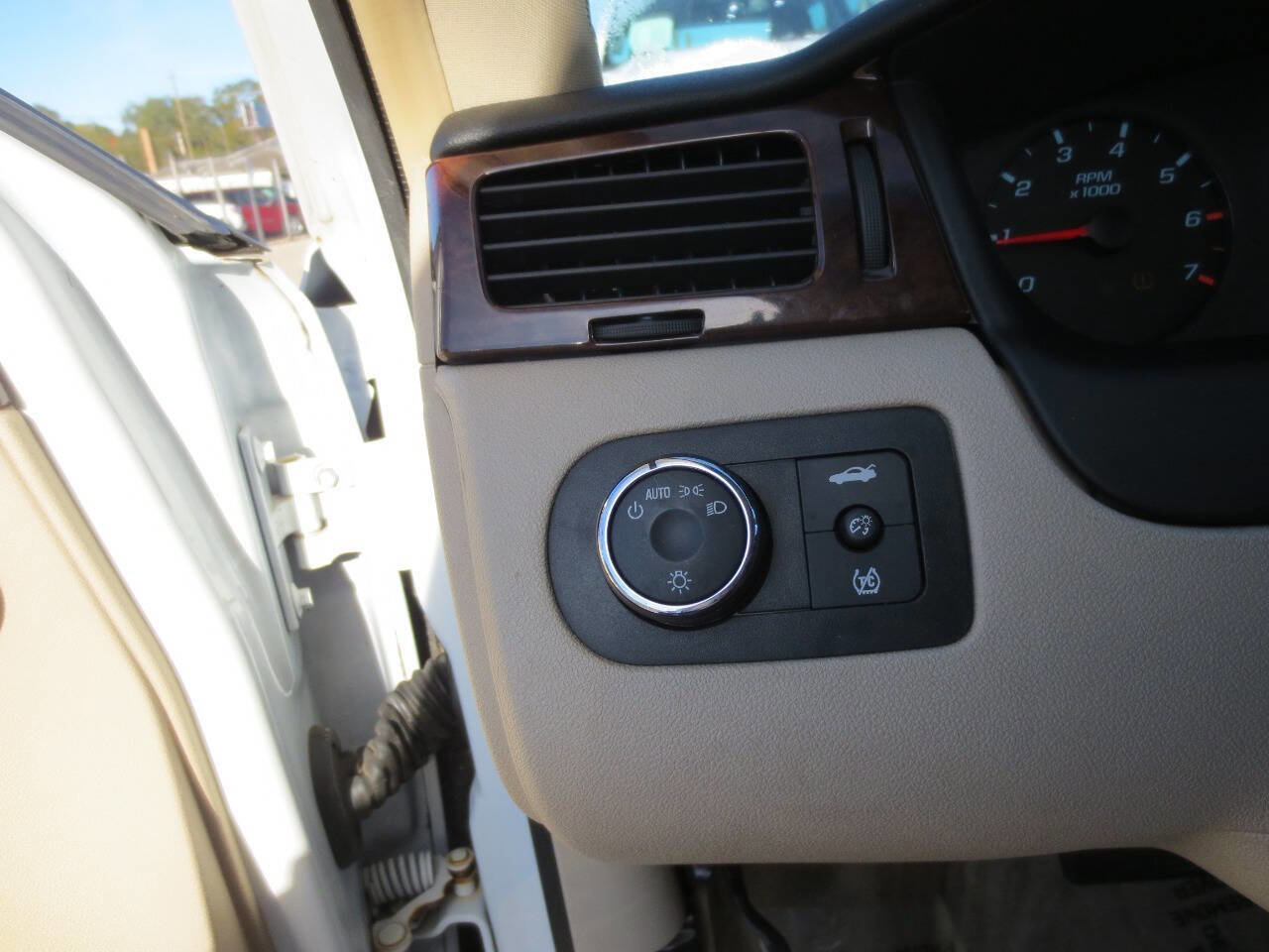 Used 2011 Chevrolet Impala LS Fleet 4dr Sedan w/1FL image 11