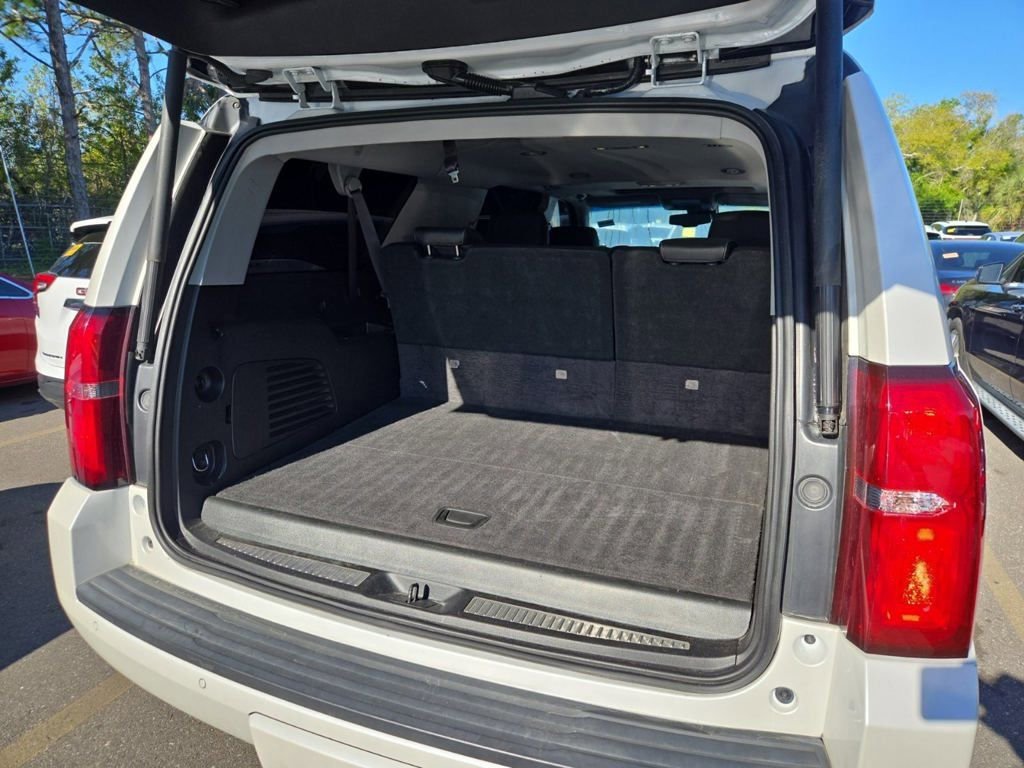 Used 2017 Chevrolet Suburban LT w/ Luxury Package image 9
