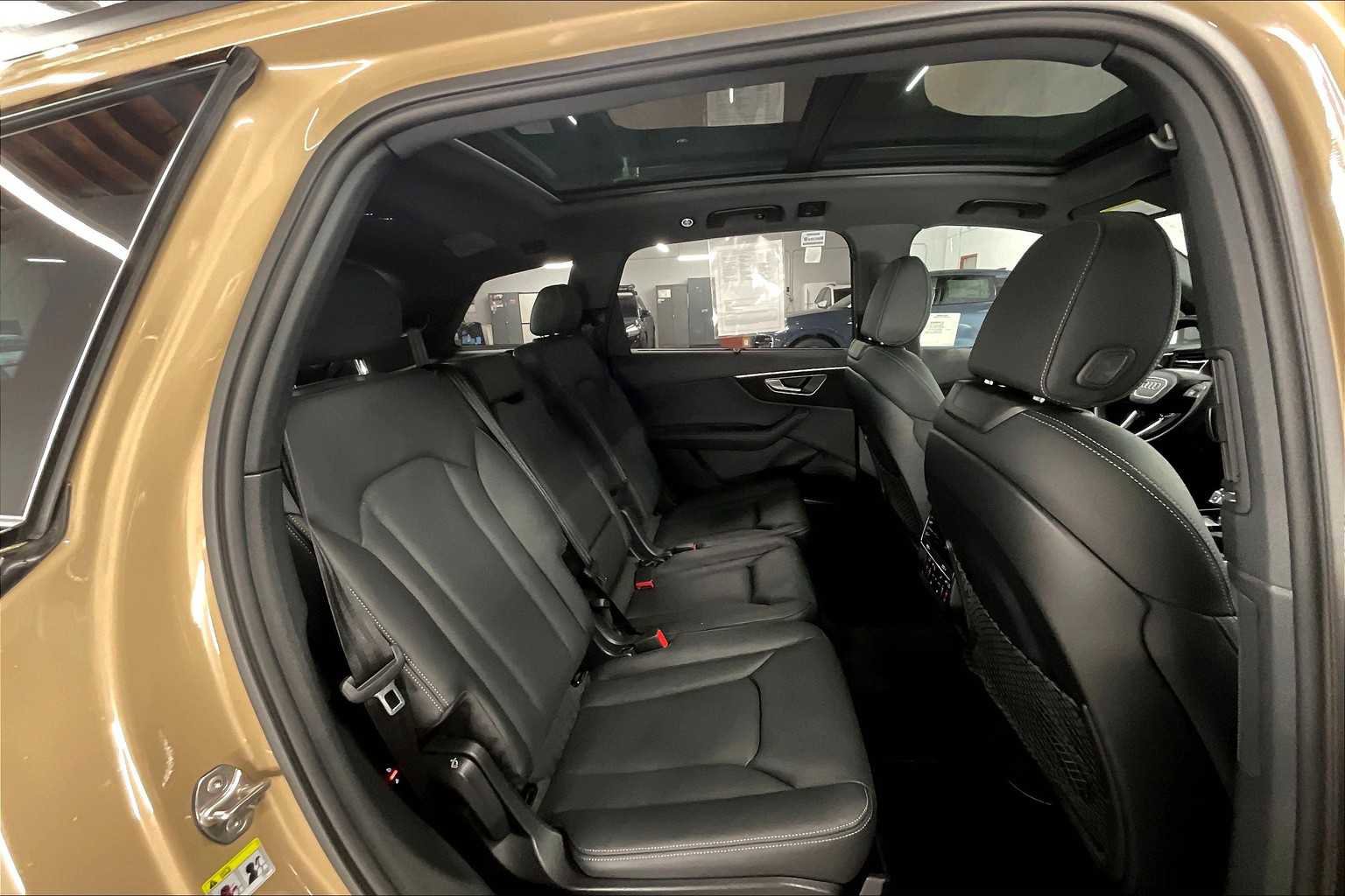 Used 2025 Audi Q7 3.0T Prestige image 29