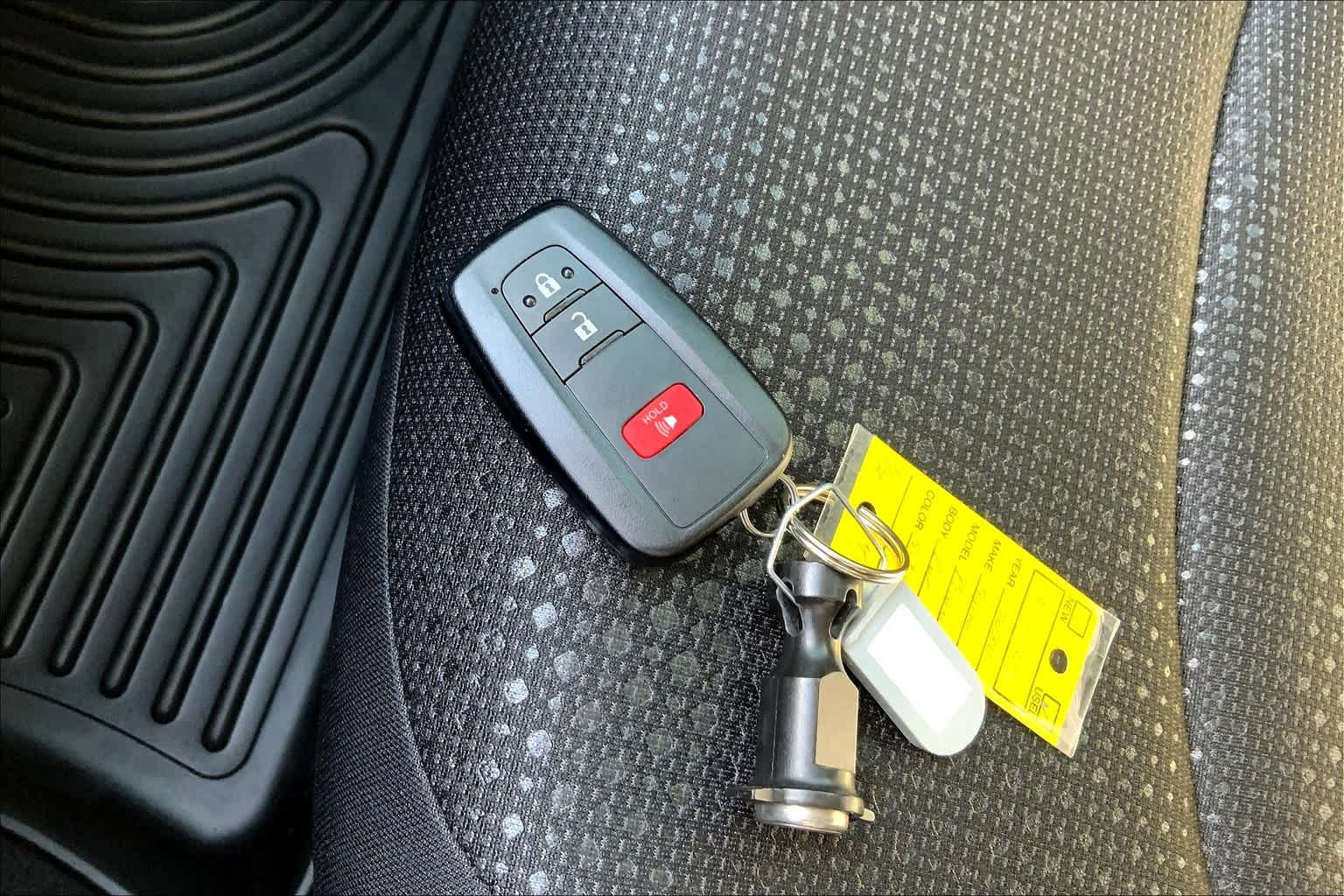 Used 2020 Toyota Prius LE FWD image 14