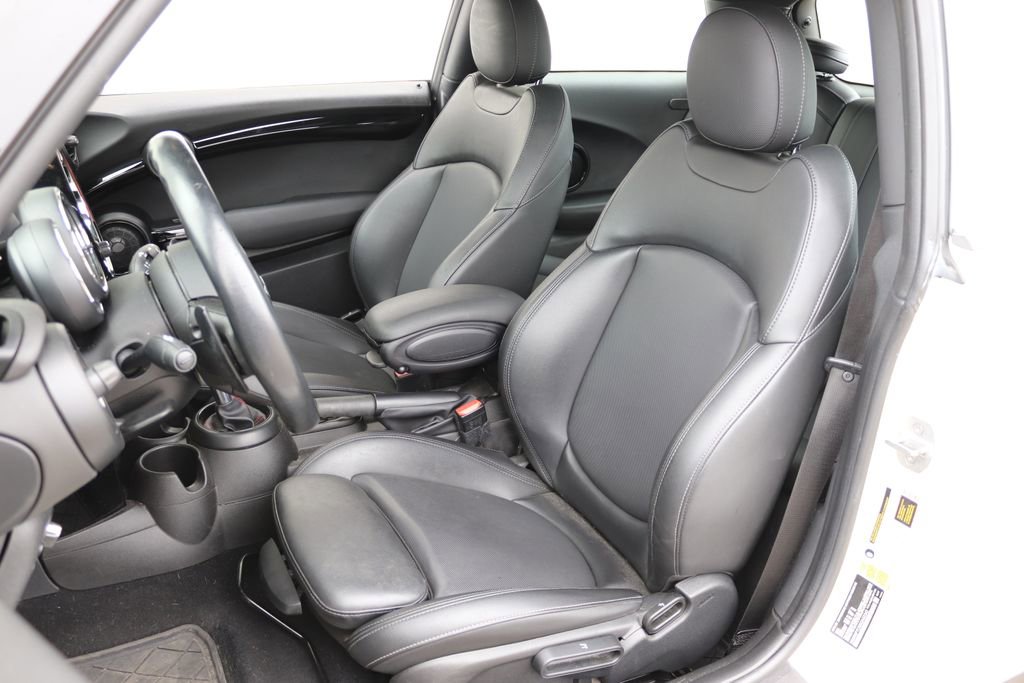 Used 2019 MINI Cooper S w/ Premium Package image 4