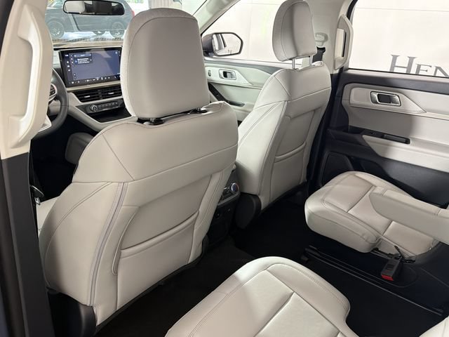 Used 2026 Ford Explorer Active w/ Active Comfort Package RWD image 21