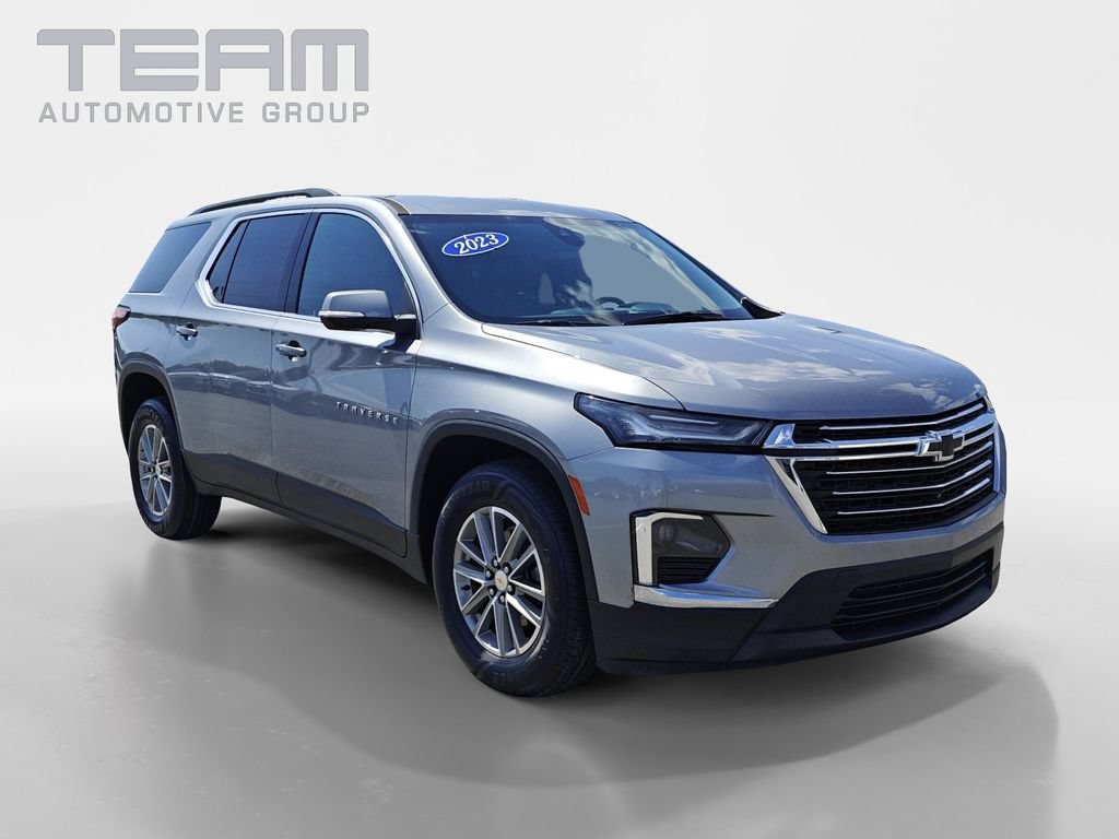 Used 2023 Chevrolet Traverse LT