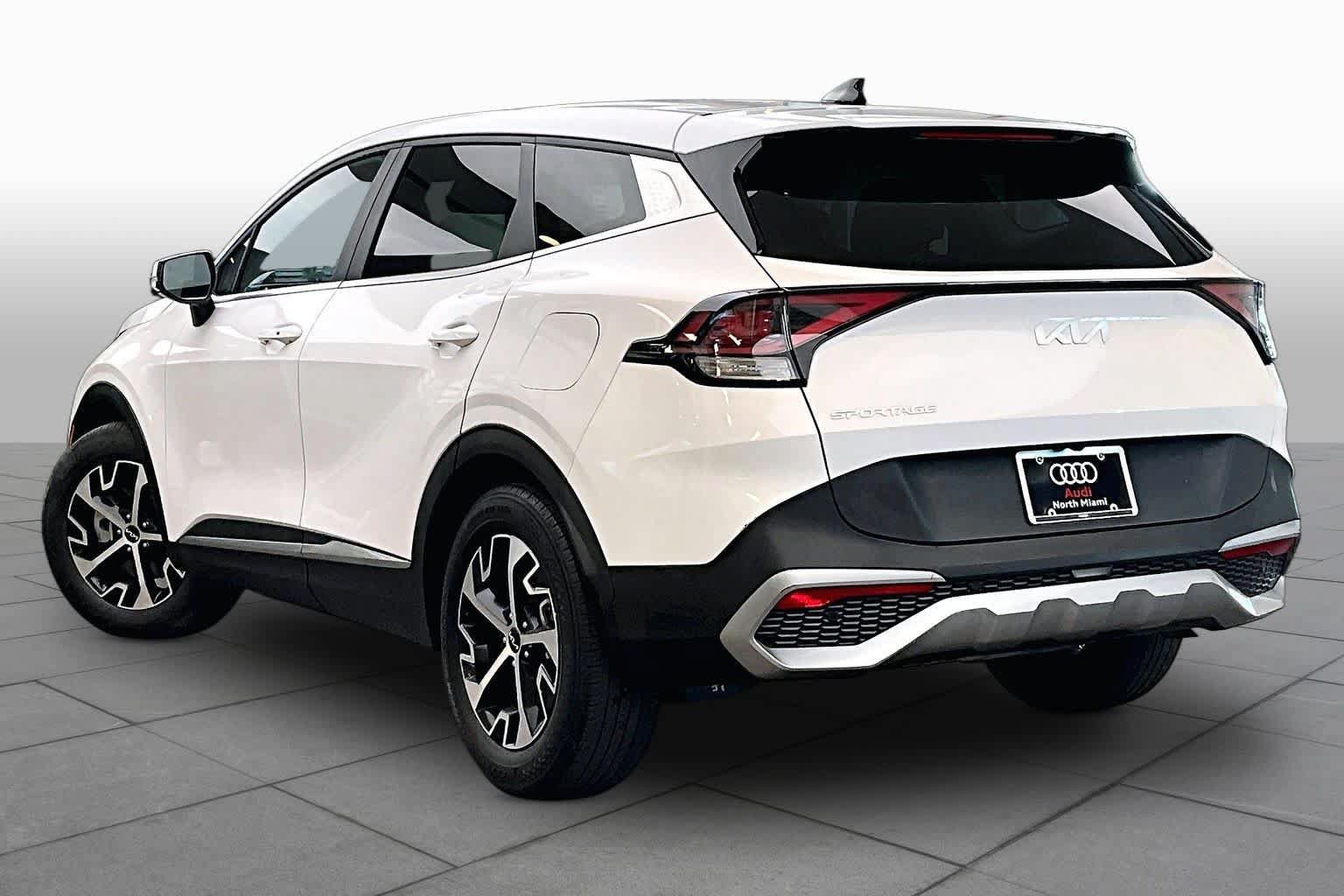Used 2023 Kia Sportage EX FWD image 11