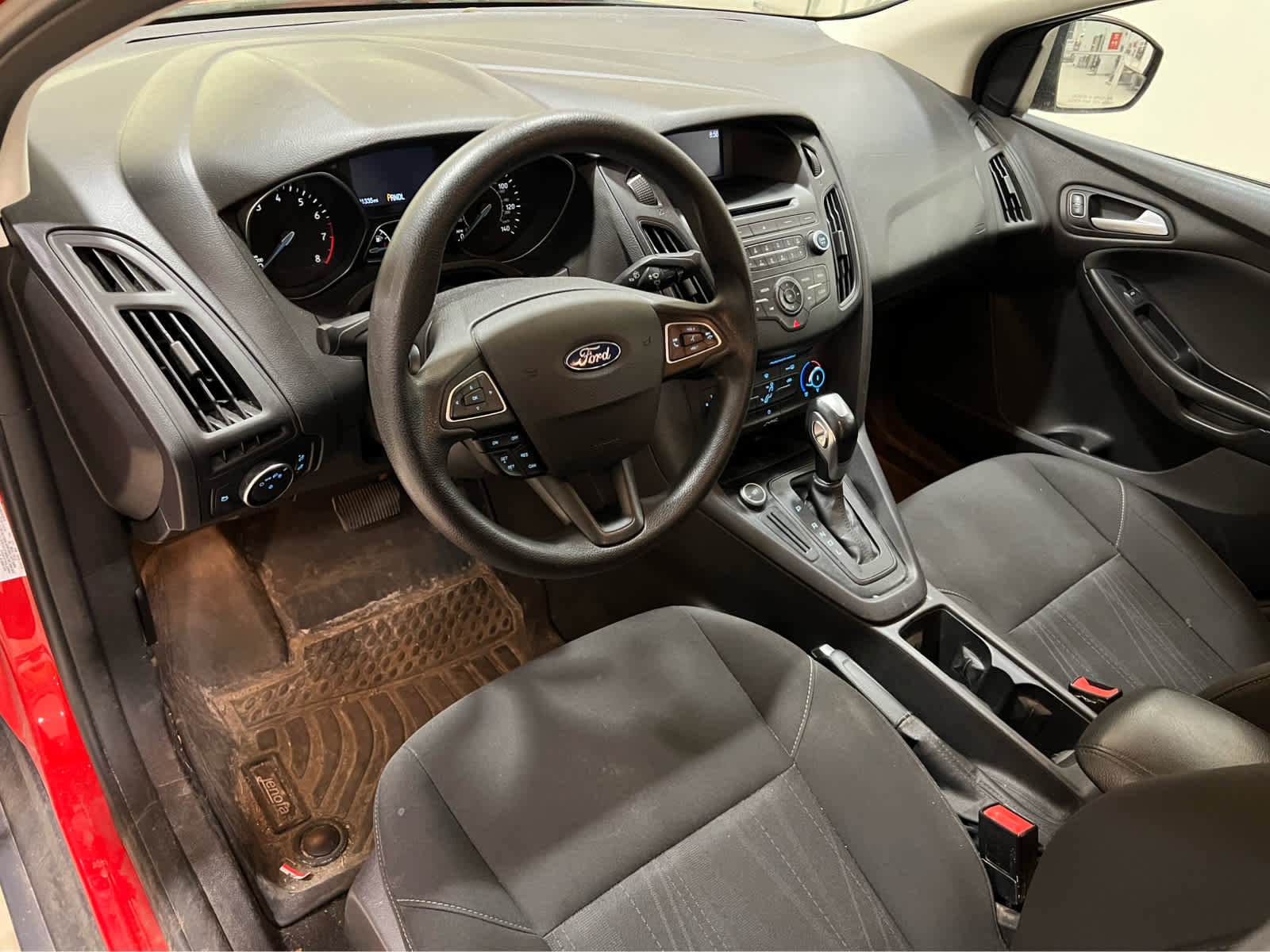 Used 2016 Ford Focus SE image 12