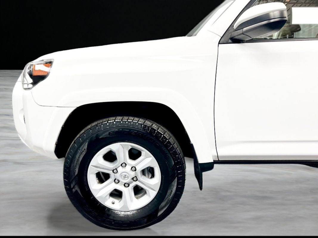 Used 2017 Toyota 4Runner SR5 image 40