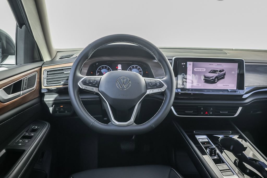 New 2026 Volkswagen Atlas SE FWD image 5