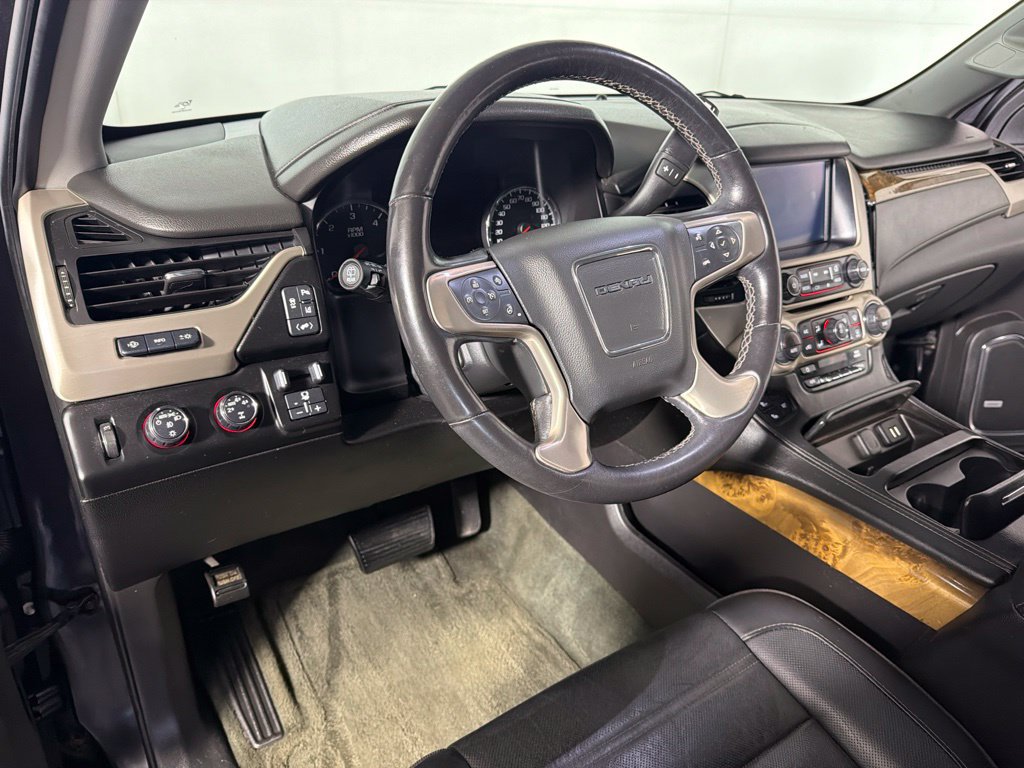 Used 2015 GMC Yukon Denali w/ Touring Package AWD/4WD image 8