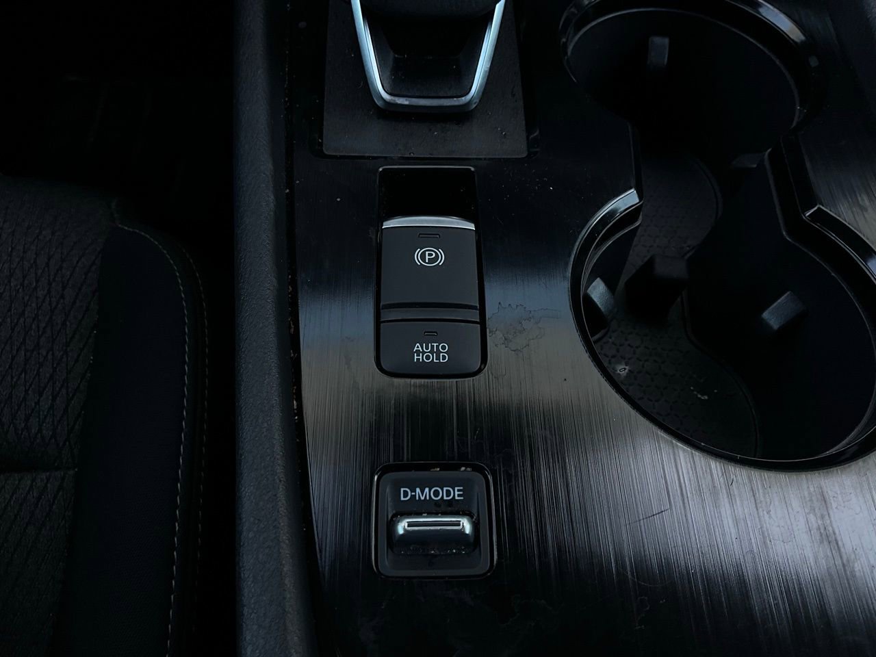 Used 2025 Nissan Rogue SV image 23