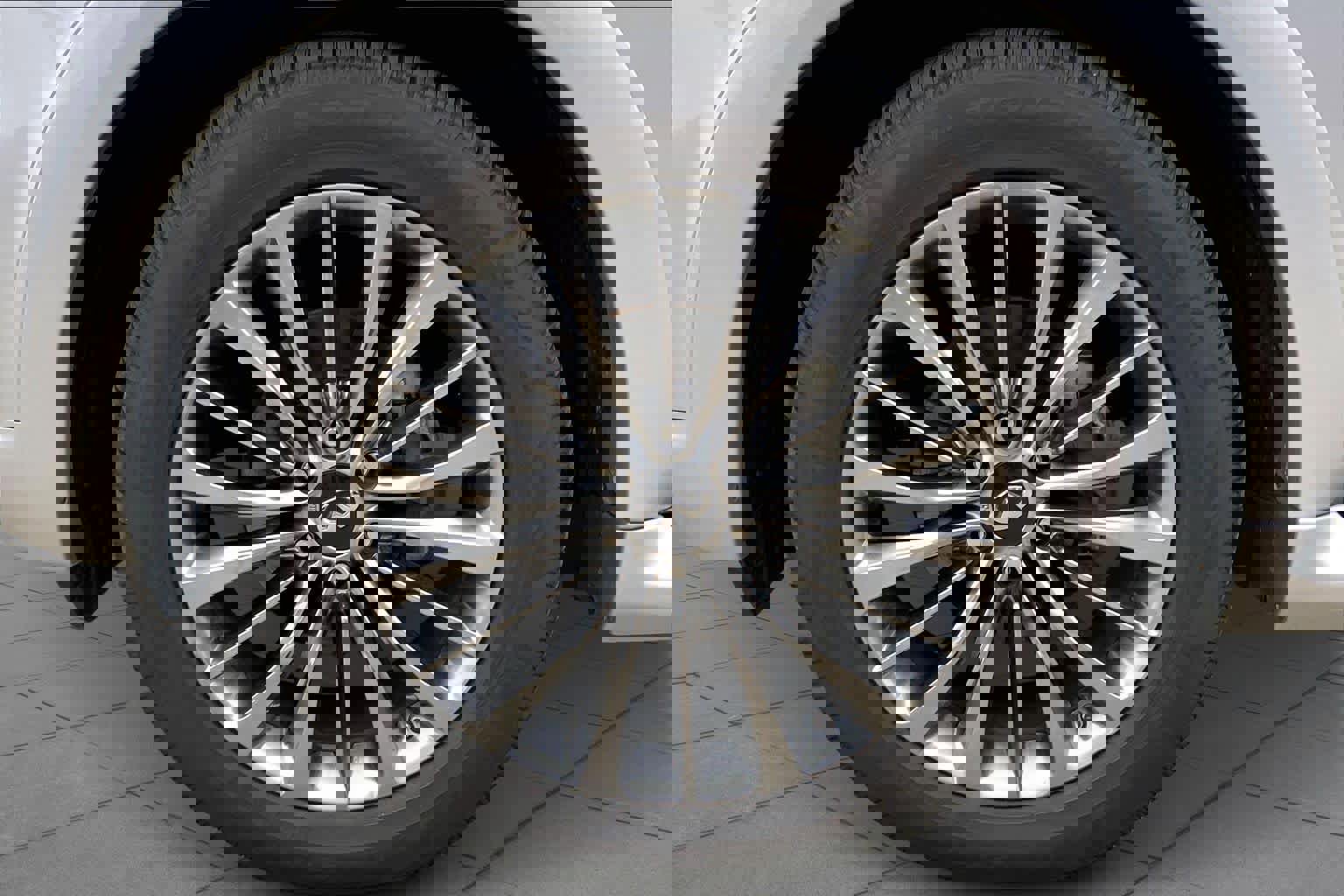 Used 2021 INFINITI QX80 Sensory w/ All-Season Package image 10