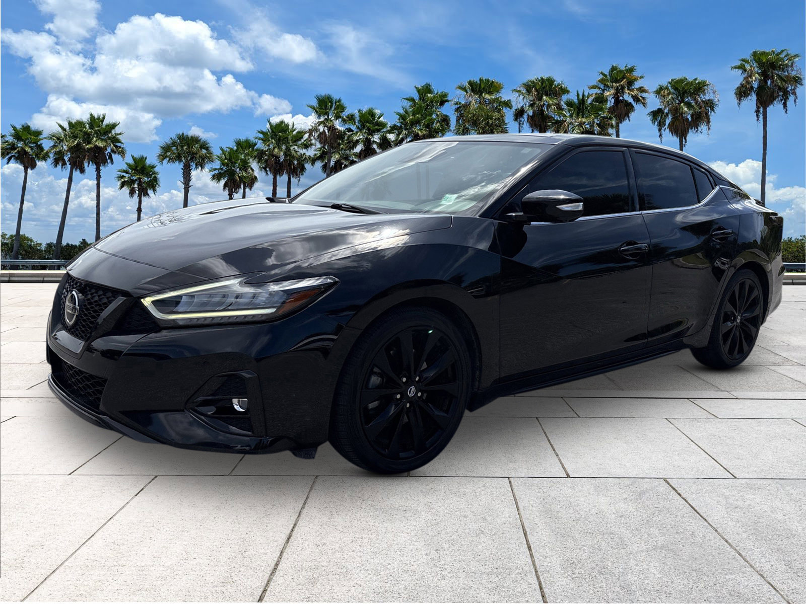Used 2022 Nissan Maxima SR w/ Sport Mat Group image 4