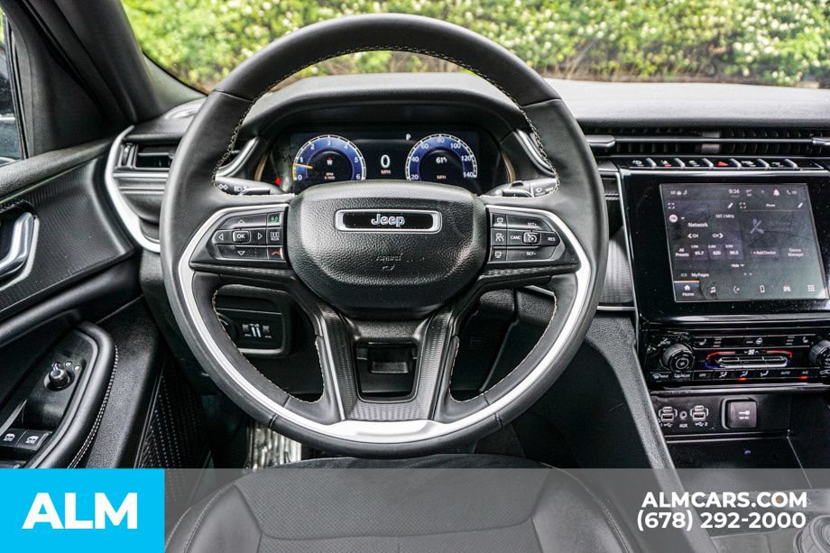 Used 2025 Jeep Grand Cherokee Altitude AWD/4WD image 26