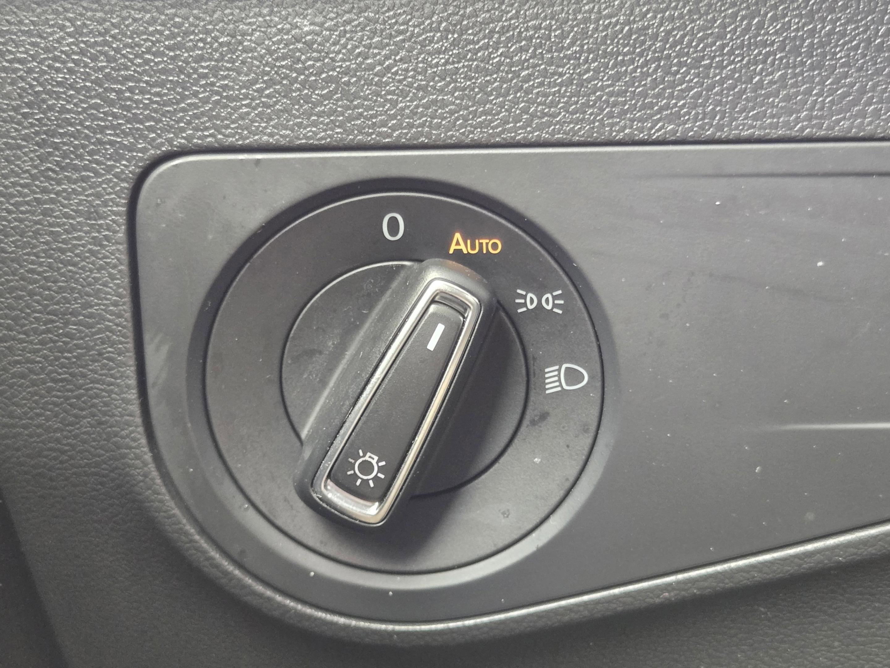 Used 2022 Volkswagen Tiguan SE AWD/4WD image 19