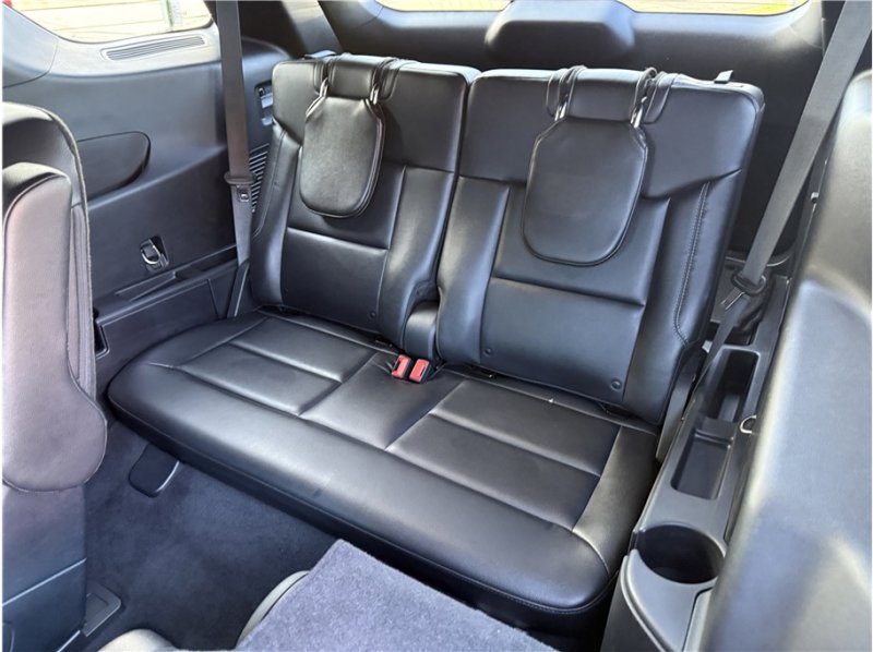 Used 2020 Ford Explorer XLT w/ Equipment Group 202A image 26