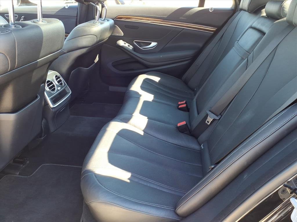 Used 2017 Mercedes-Benz S 550 Sedan image 11