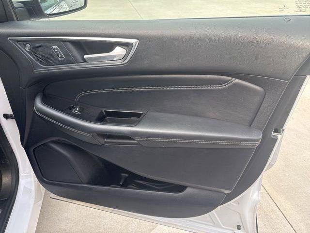 Used 2019 Ford Edge Titanium image 35